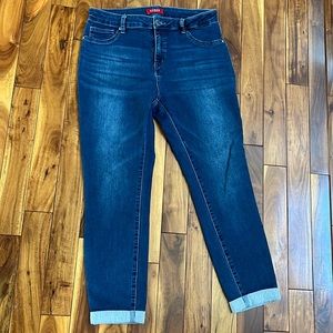 Guess medium wash high rise cropped stretch denim excellent condition Sz 32